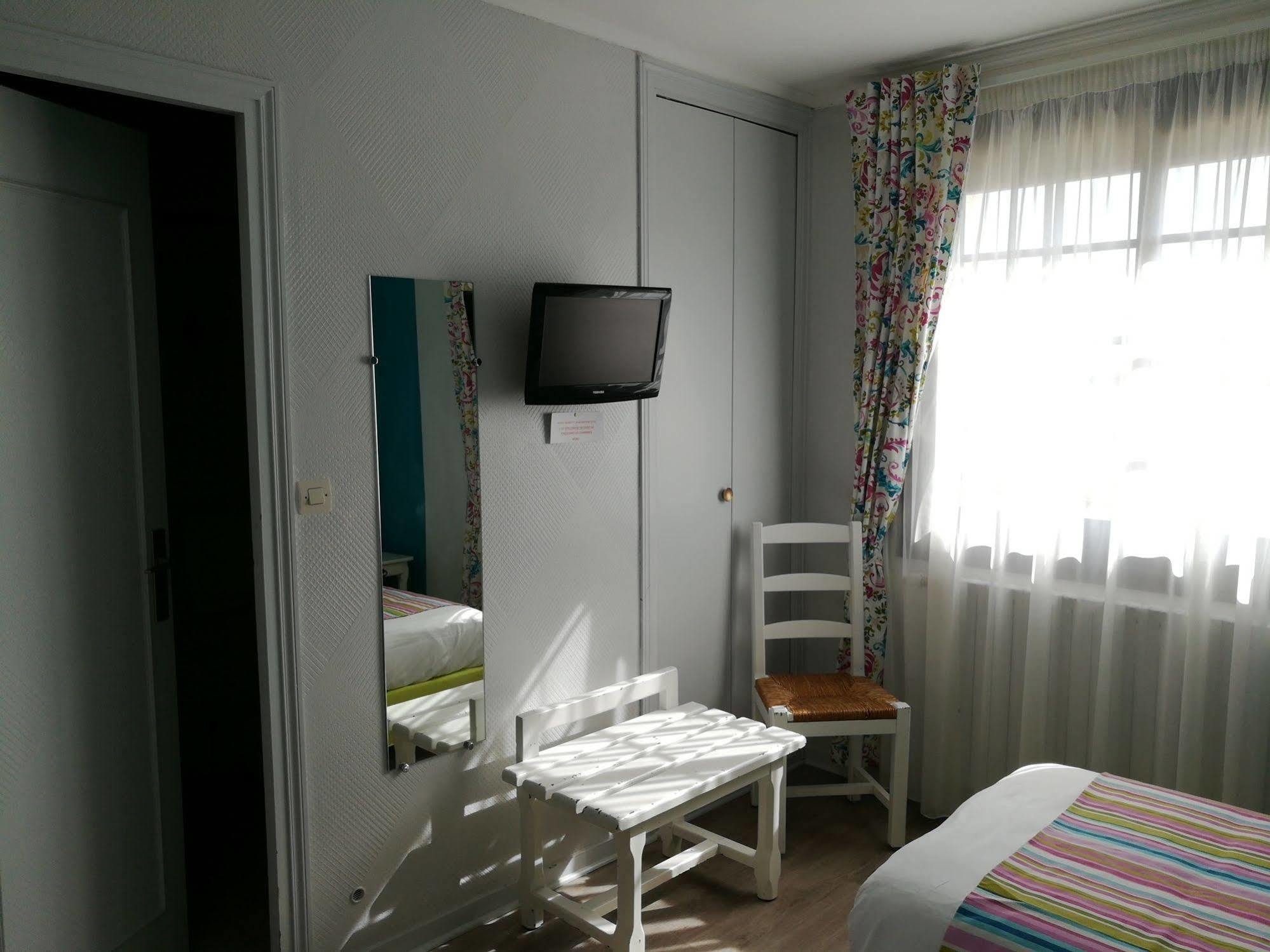 Contact Hotel Du Relais תוארס מראה חיצוני תמונה