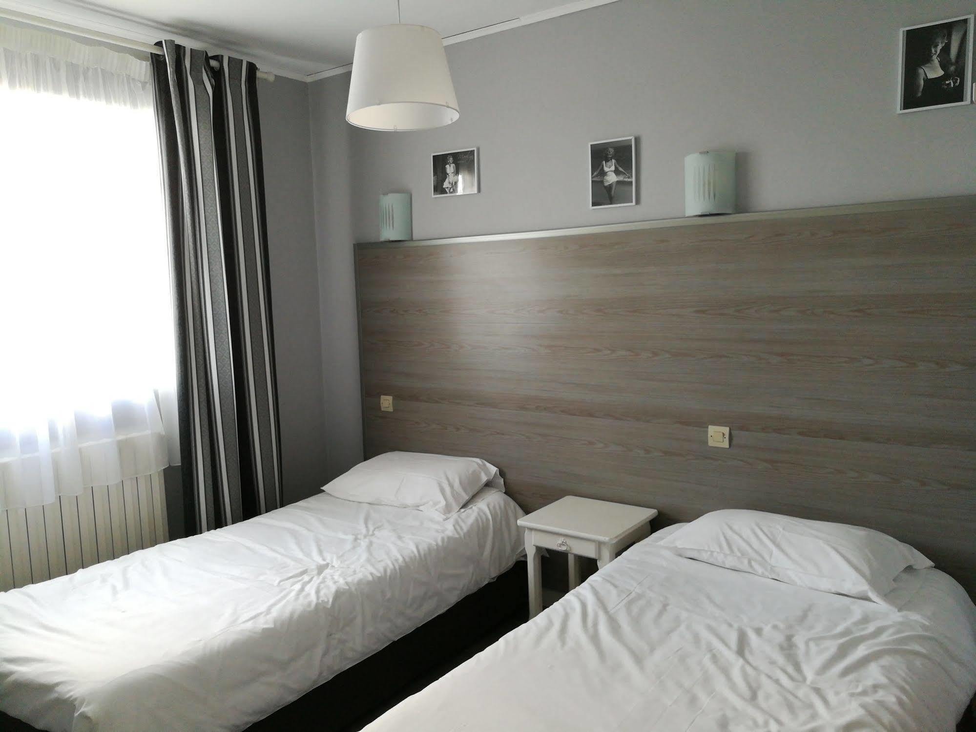 Contact Hotel Du Relais תוארס מראה חיצוני תמונה