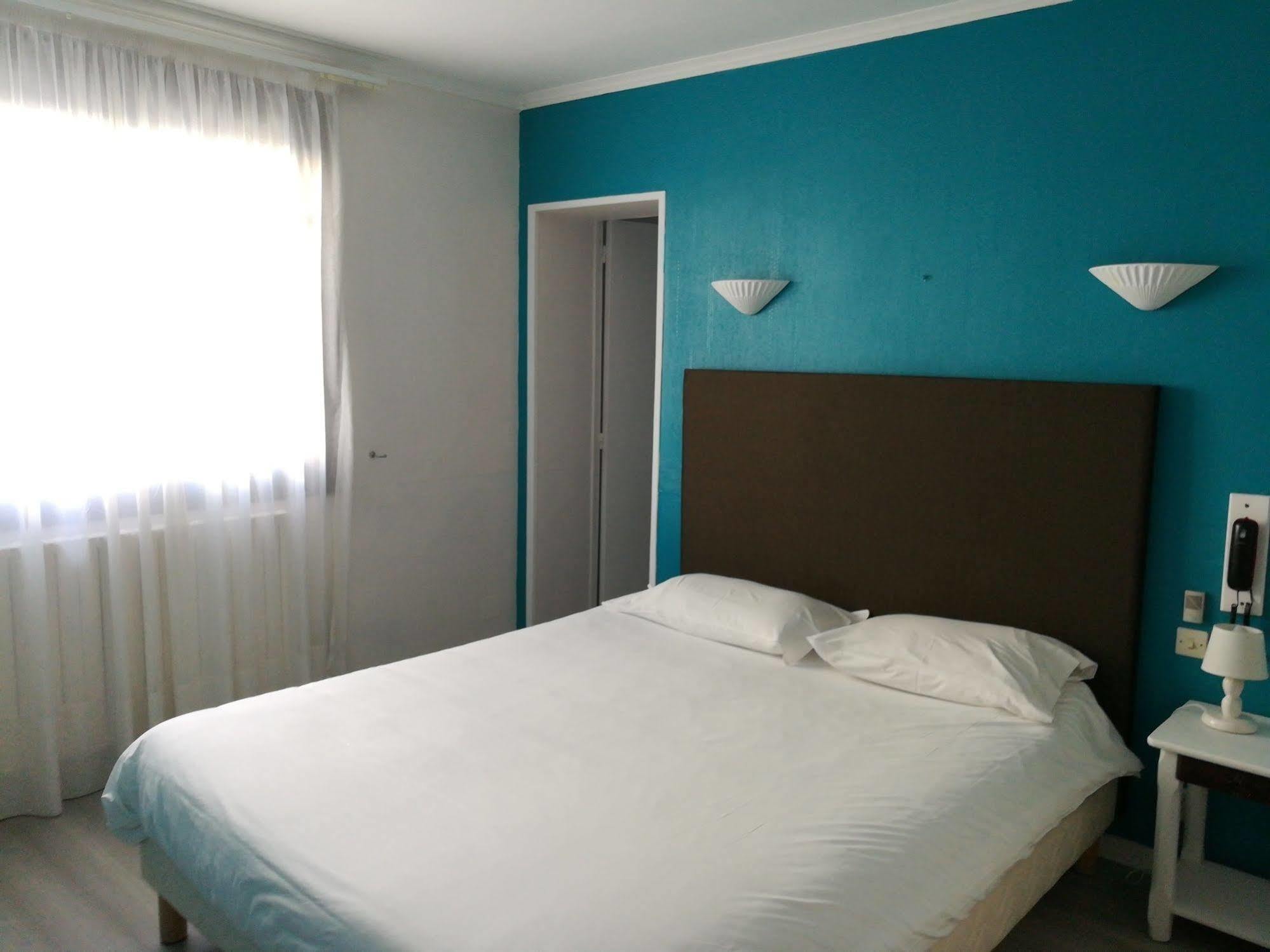 Contact Hotel Du Relais תוארס מראה חיצוני תמונה
