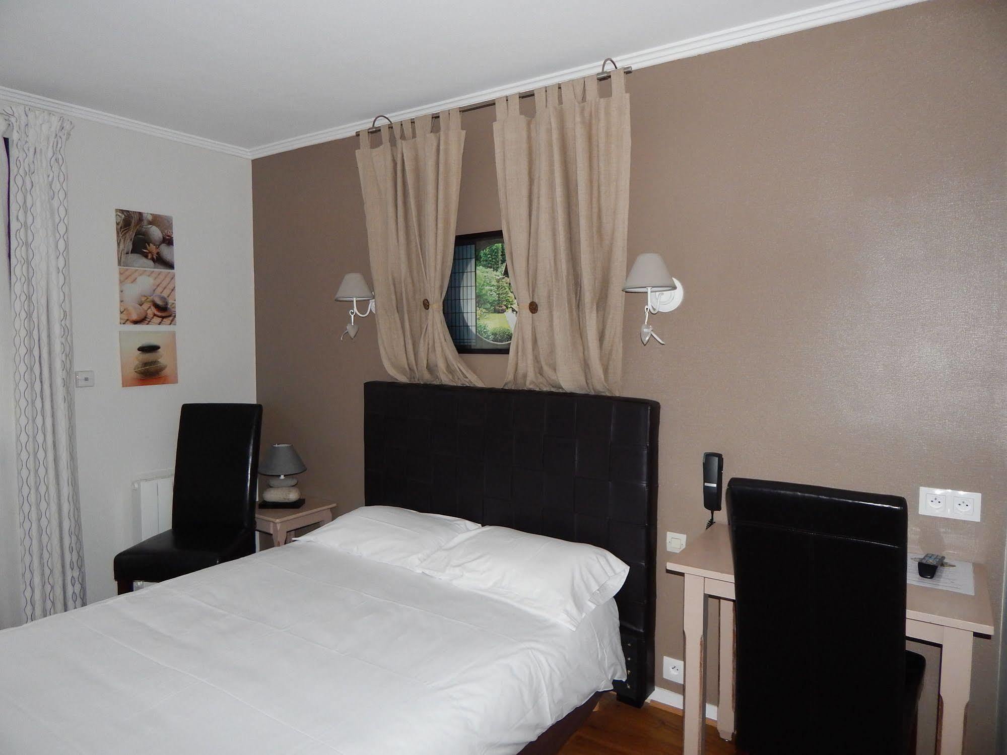 Contact Hotel Du Relais תוארס מראה חיצוני תמונה